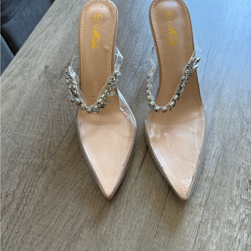 Never Worn. Cream Heels with Metallic Chain Detail